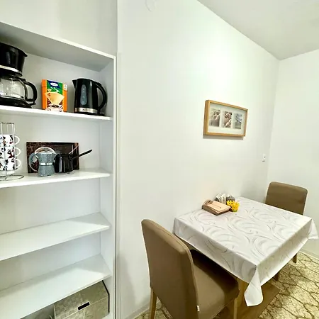 Kontrada Apartment *