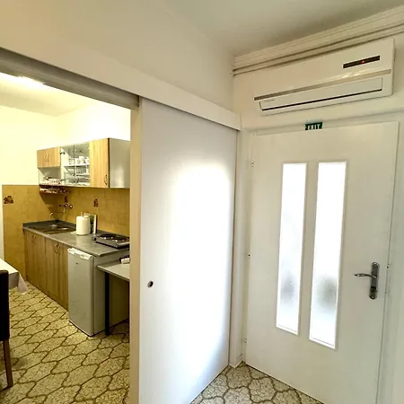 Kontrada Apartment *
